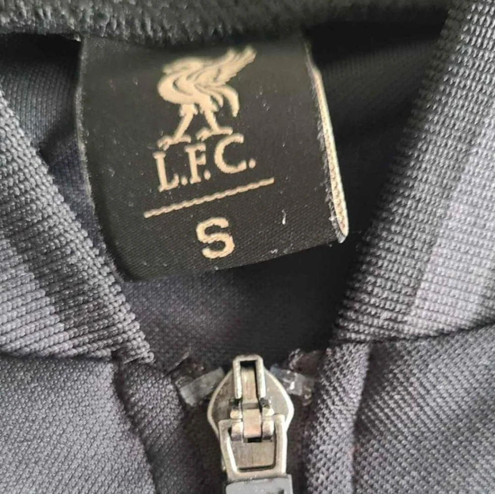 Liverpool LFC All Black Jacket SMALL - Picture 5 of 6